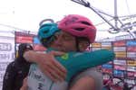 Pogacar se rinde a Pellizzari, le regala la maglia rosa y desvela el inicio de su relación: “Fue en 2019...”