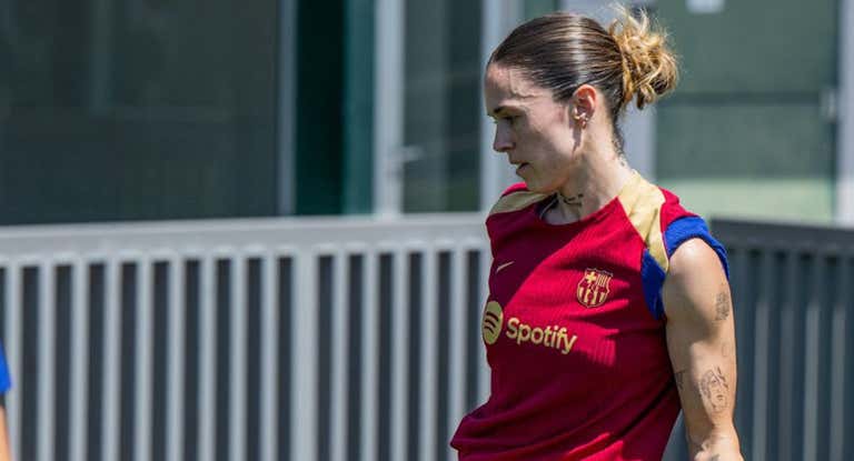 Mapi León, jugadora del Barça, durante un entrenamiento con el equipo.