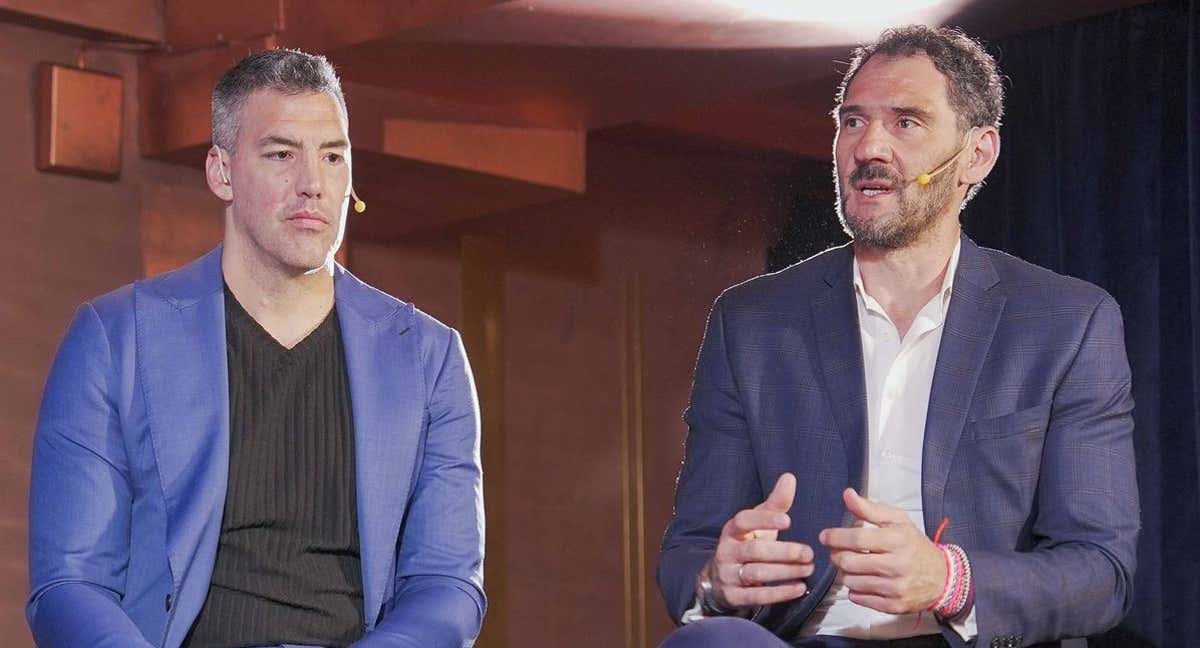 Luis Scola y Garbajosa durante un momento de la charla./Reental