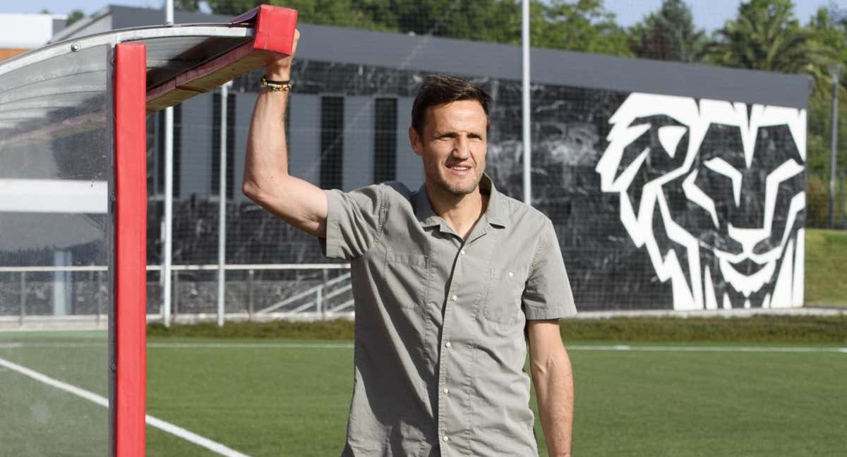 Carlos Gurpegui, en una foto de archivo como entrenador del Bilbao Athletic. /Athletic Club