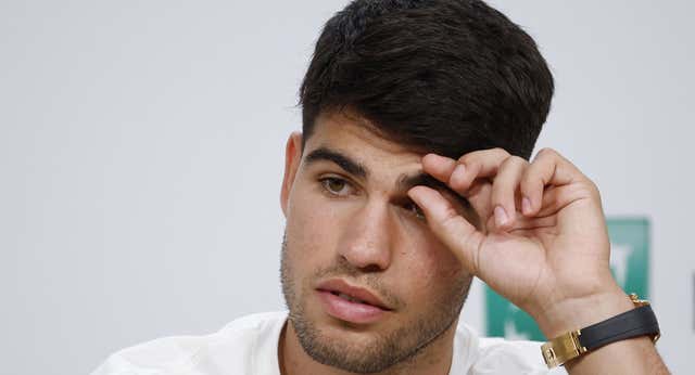 El runrún de la lesión persigue a Alcaraz: «Tengo que quitármelo de la cabeza, todavía me asusto con las derechas»