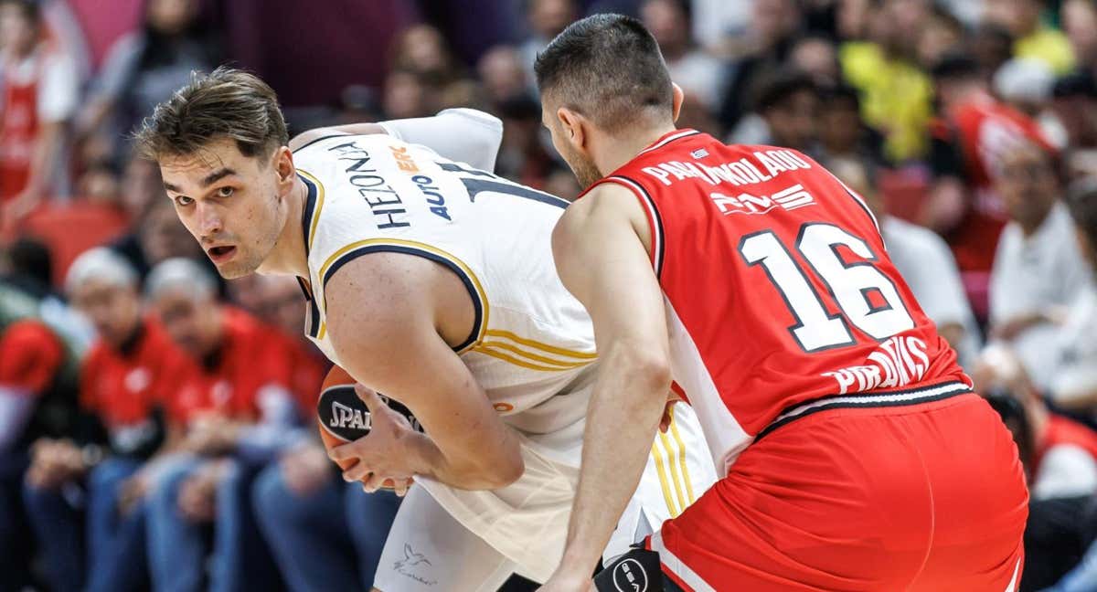 Mario Hezonja durante el partido ante Olympiacos. /GETTY IMAGES