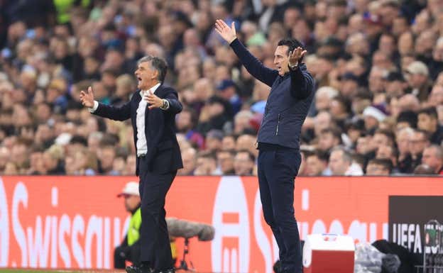 Mendilibar y Emery dan órdenes a sus jugadores en el Olympiacos-Aston Villa de este curso.  Getty
