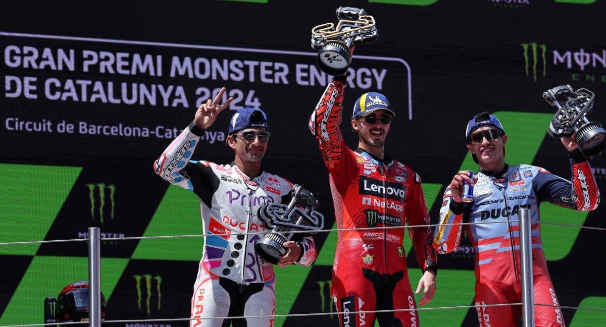 Martín, Bagnaia, Márquez: la guerra civil entre tres que sumados darían al  piloto perfecto | Relevo