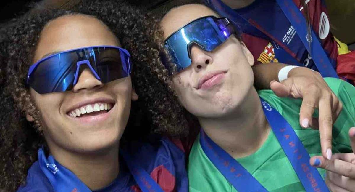 Vicky López, Cata Coll y Claudia Pina, jugadoras del Barça, celebran la Champions. /FC BARCELONA FEMENINO