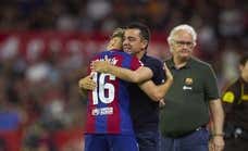 El abrazo de Fermín que enseña el legado de Xavi en el Barça... y en la Selección: «Me lo llevaría a la guerra, es un tesoro»