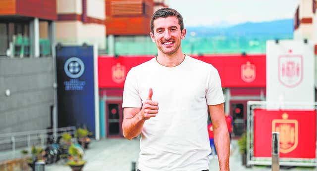 La decisión más dolorosa para De la Fuente: cinco jugadores para dos puestos