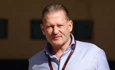 El padre de Max Verstappen baja los brazos y atiza a Checo Pérez: “La era de Red Bull parece haber terminado”