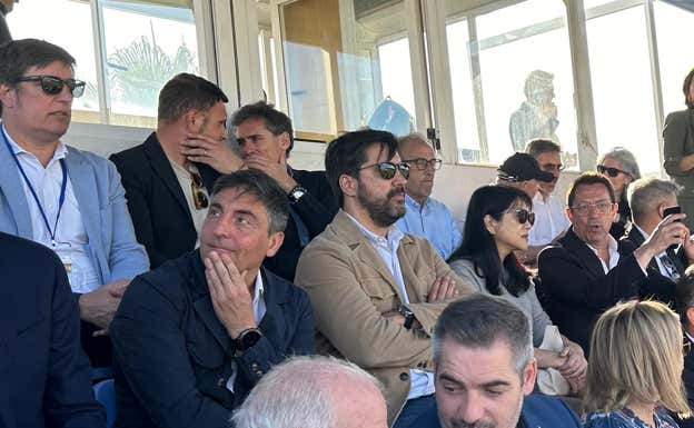 La plana mayor de la directiva del Valencia.  Relevo.