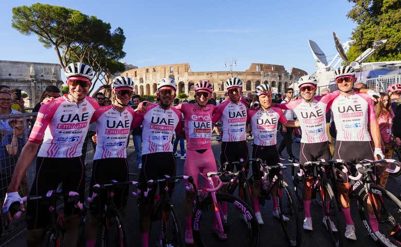 El bloque de UAE Team Emirates ha sido esencial para que Tadej Pogačar campeonara en el Giro de Italia 2024.  RCS / GIRO DE ITALIA