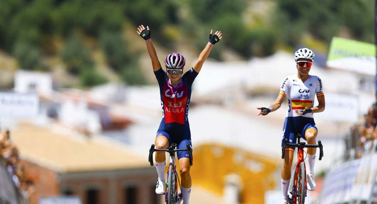 Silke Smulders conquista la primera etapa de la Vuelta a Andalucía Women Elite 2024.