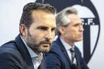 La plantilla del Valencia y el futuro de Baraja se perfilan en Paterna