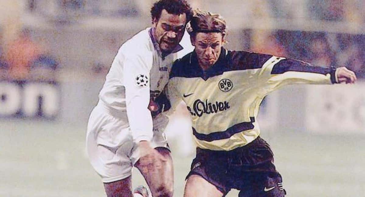 Karembeu, en la elminatoria contra el Dortmund de 1998. /ABC