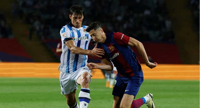 El Atlético de Madrid aprieta por Le Normand