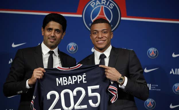 Mbappé, el día de su renovación con el PSG.  EFE