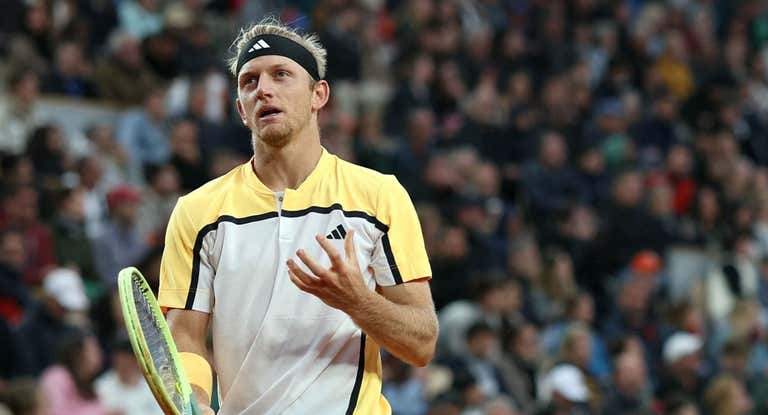 Alejandro Davidovich se lamenta durante su partido de segunda ronda ante Casper Ruud.