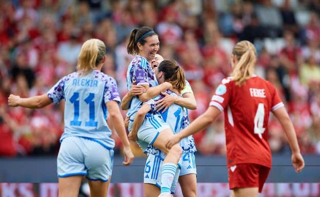 Mariona celebrando su gol de penalti.  RFEF
