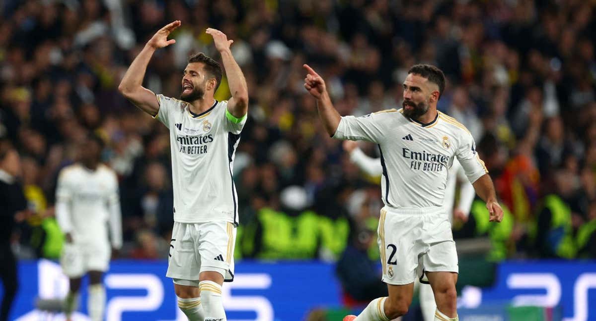 Carvajal celebra su gol en la final con Nacho.