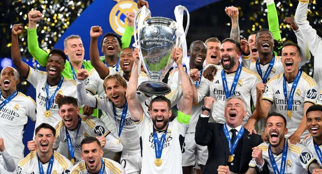 El Real Madrid más inmortal hace historia una vez más con la 15ª de Vinicius y Carvajal