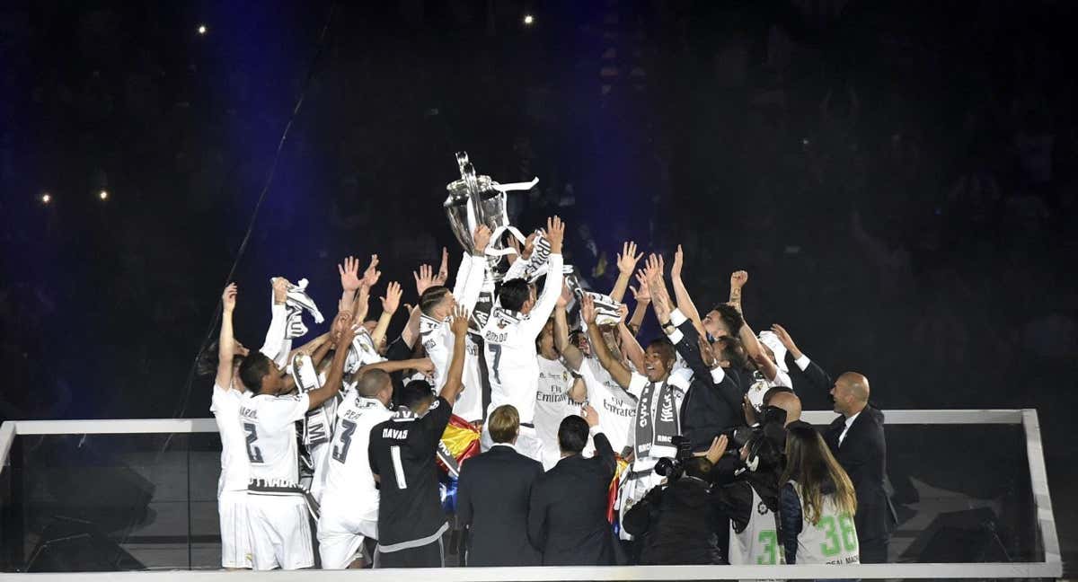 El Real Madrid celebra la Champions en el Bernabéu./EFE