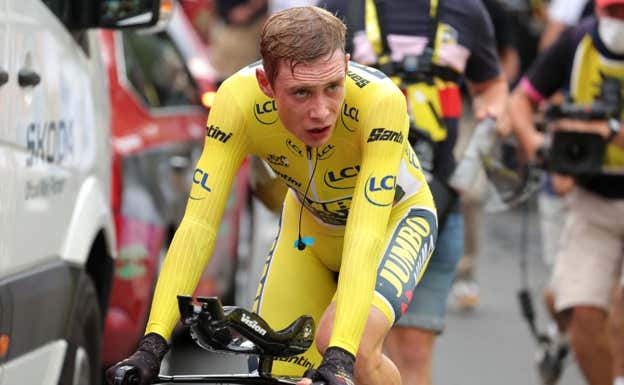 Vingegaard, exhausto tras la contrarreloj de Combloux. AFP