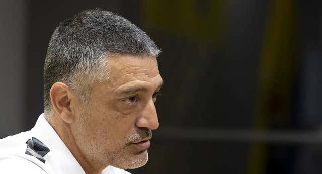 García Pimienta llega a Sevilla con muchos frentes abiertos