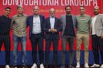 La doble renovación refuerza la moral de De la Fuente, pero seguirá cobrando los mismos 600.000€