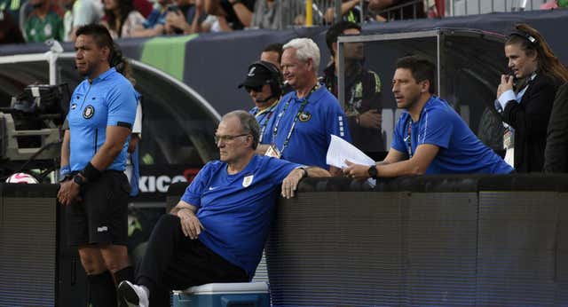La lección de Bielsa al entrenador de México tras la goleada de Uruguay