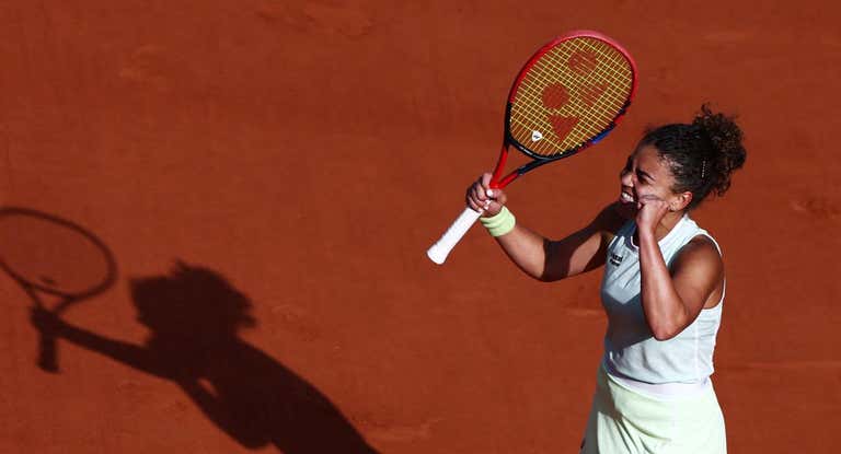 Jasmine Paolini celebra la victoria contra Andreeva y su pase a la final de Roland Garros.