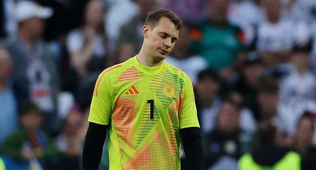 Un error grotesco de Neuer acentúa el debate con Ter Stegen: «No lo voy a permitir»