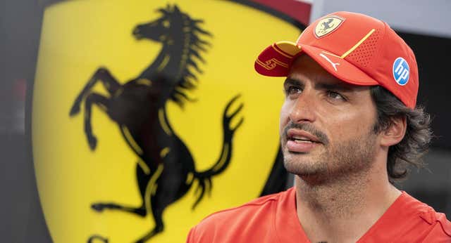 Carlos Sainz se desmarca de cualquier acuerdo con Williams para seguir en la F1: «Me hace reír»