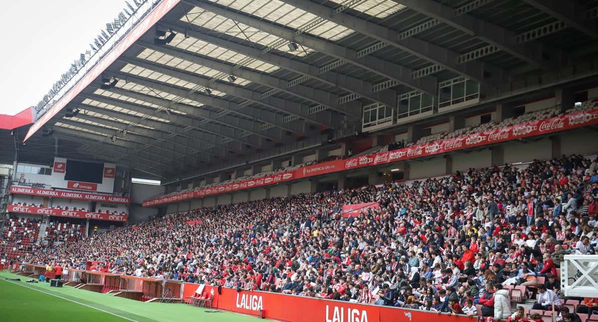 7.000 aficionados del Sporting acudieron al último entrenamiento antes del partido del playoff.