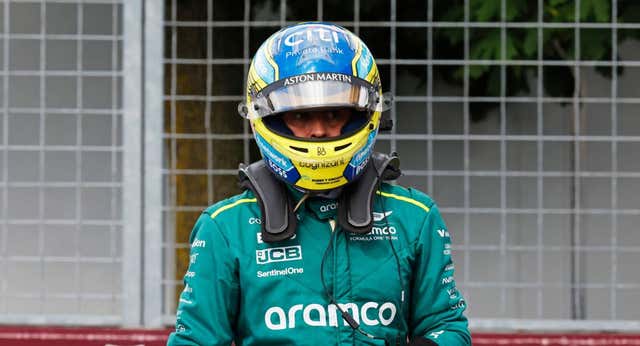 El palo de Fernando Alonso a Ferrari tras su impactante fiasco: «Venían a ganar el Mundial, de repente»