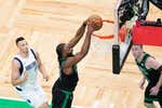Los Celtics sobreviven a su noche negra desde el triple y se quedan a dos triunfos del anillo
