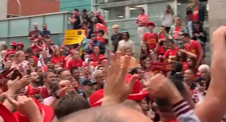 La afición de UCAM Murcia recibe a su equipo en el Wikink Center