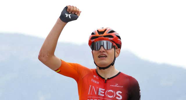 Carlos Rodríguez brilla en la Dauphiné y Roglic salva el triunfo por apenas ocho segundos