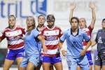 Cuatro equipos en descenso, una plaza de Champions en juego y casi todo por decidir en la última jornada de Liga F