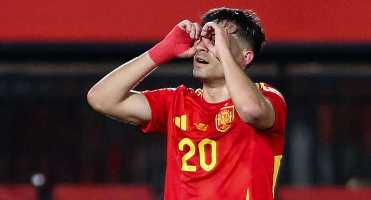 Pedri celebra uno de sus goles a Irlanda del Norte en Mallorca. /GETTY