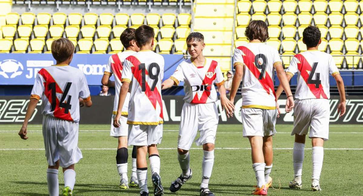 Jugadores del Rayo Vallecano durante el partido de semifinales de LALIGA FC FUTURES.