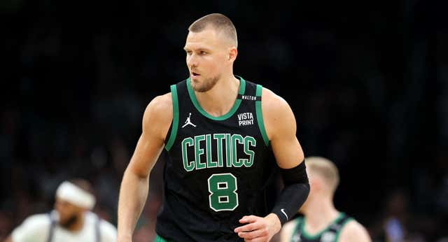 Otra lesión de Porzingis hace saltar las alarmas en Boston: «Moriré en la pista si es necesario»