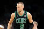 Otra lesión de Porzingis hace saltar las alarmas en Boston: «Moriré en la pista si es necesario»