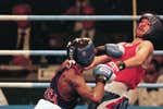 Serafim Todorov, el último boxeador que ganó a Mayweather y que vive en la pobreza 28 años después