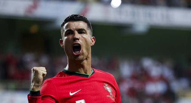 Cristiano Ronaldo persigue todos los récords: doblete de zurda y 130 goles con Portugal