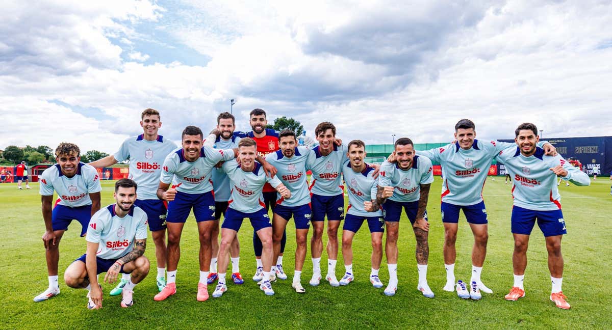 Los jugadores de la Selección, en el entrenamiento de este miércoles. /RFEF