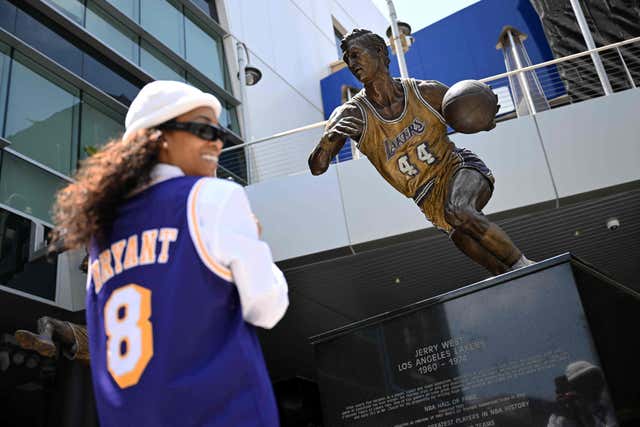 Jerry West, el logo de la NBA no reconocido por la propia liga: «Me honra que sea yo, porque lo sé»