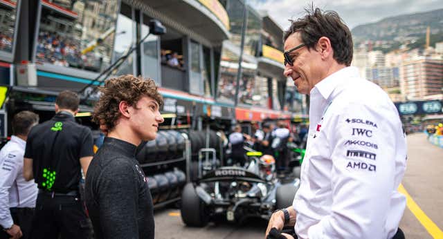 El trato de favor de la FIA a Mercedes ‘por culpa’ de la mayor promesa desde Max Verstappen