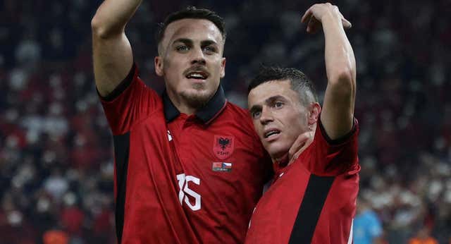 Las Palmas firma al extremo albanés Jasir Asani