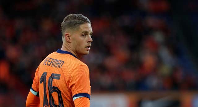 Veerman no tendrá a sus mayores apoyos en la Eurocopa… ¡porque están de vacaciones en Torremolinos!