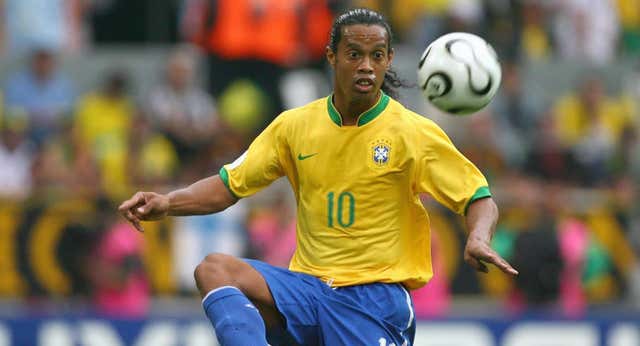 Ronaldinho se harta y se baja de la selección brasileña: «Es uno de los peores equipos de los últimos años; ya he tenido suficiente»