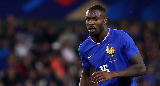 Thuram coge el ejemplo de su padre para combatir a la ultraderechista Le Pen: «Debemos luchar para que no vuelva a suceder»